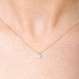 Naszyjnik z brylantem halo od Venetia Jewels, elegancka biżuteria na każdą okazję