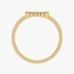 Nowoczesny złoty pierścionek z brylantami o prostym, eleganckim designie od Venetia Jewels