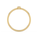 Złoty pierścionek z brylantem od Venetia Jewels o eleganckim, minimalistycznym wzornictwie