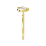 Złoty pierścionek nieskończoność z brylantami, elegancki i stylowy, idealny na specjalne okazje