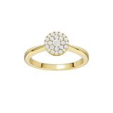 Złoty pierścionek z brylantami o okrągłej głównej ozdobie, elegancki i efektowny.