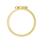 Złoty pierścionek z brylantami z gładką obrączką i ozdobną powierzchnią w górnej części