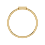 Złoty pierścionek z brylantami o eleganckim designie, idealny na wyjątkowe okazje