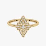 Złoty pierścionek z brylantami w eleganckim kształcie, idealny na specjalne okazje