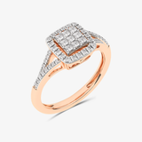 Złoty pierścionek z brylantami o bogatym wzornictwie, perfekcyjny na wyjątkowe okazje.