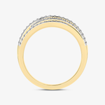 Złoty pierścionek z brylantami od Venetia Jewels, elegancki design z błyszczącymi kamieniami