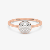 Złoty pierścionek z brylantami od Venetia Jewels z okrągłym kamieniem zdobionym diamentami