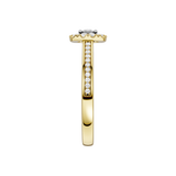 Złoty pierścionek z brylantami z eleganckim wzornictwem i detalami diamentowymi