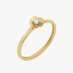 Złoty pierścionek z brylantem w kształcie kwiatu od Venetia Jewels, elegancka biżuteria na specjalne okazje