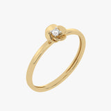 Złoty pierścionek z brylantem w kształcie kwiatu od Venetia Jewels, elegancka biżuteria na specjalne okazje