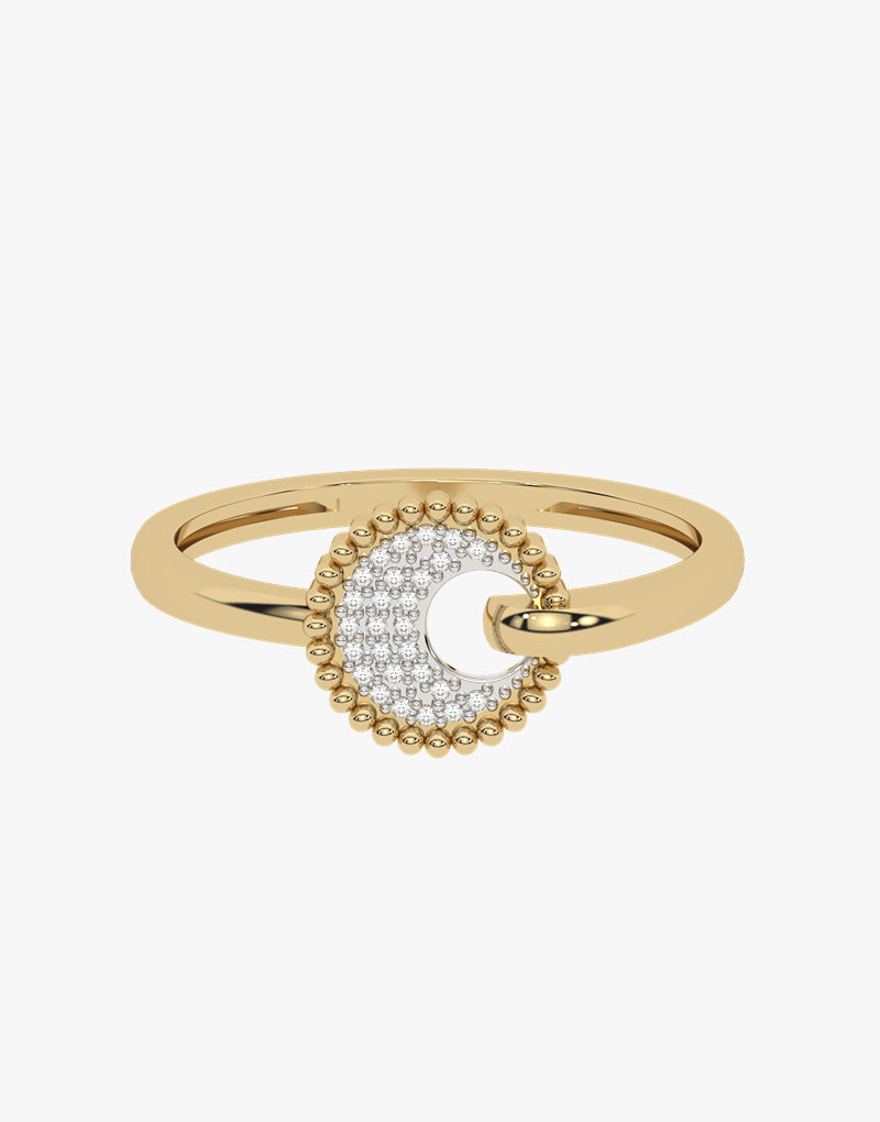 Złoty pierścionek z dyskiem pave z modnym wzorem i błyszczącymi detalami