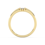 Złoty pierścionek z pół-paskami brylantów, elegancka biżuteria od Venetia Jewels, idealny na każdą okazję