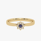 Delikatny złoty pierścionek z szafirem i diamentami w kształcie kwiatka od Venetia Jewels