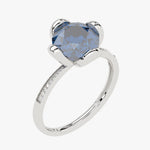 Złoty pierścionek z topazem London Blue, elegancka biżuteria od Venetia Jewels z diamentowymi akcentami