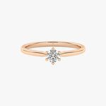 Złoty pierścionek zaręczynowy z brylantem od Venetia Jewels, klasyczny i elegancki design