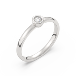 Elegancki złoty pierścionek zaręczynowy z brylantem, minimalistyczny design z błyszczącym diamentem