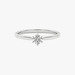 Złoty pierścionek zaręczynowy z brylantem od Venetia Jewels z prostym, eleganckim designem