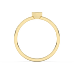 Złoty pierścionek zaręczynowy z brylantem od Venetia Jewels, prosty i elegancki design