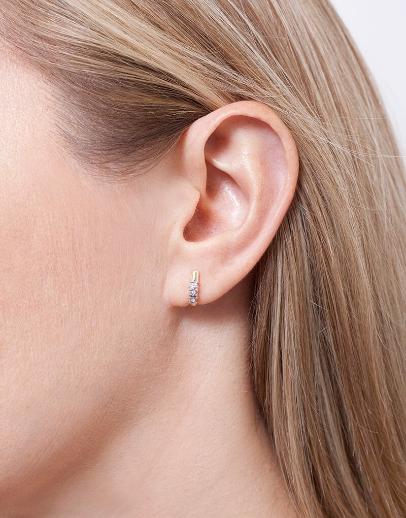 Eleganckie Kolczyki Sztyfty z Brylantami w złotej oprawie, idealne na wyjątkowe okazje