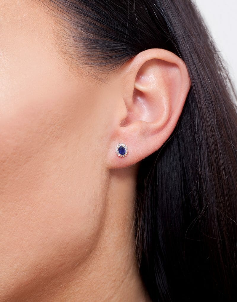 Kolczyki szafirowe vintage od Venetia Jewels w eleganckim, klasycznym stylu