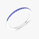 Elegancki pierścionek z niebieskim szafirem na srebrnej obrączce od Venetia Jewels