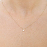 Wisiorek z brylantem od Venetia Jewels na delikatnym złotym łańcuszku, idealny na specjalne okazje