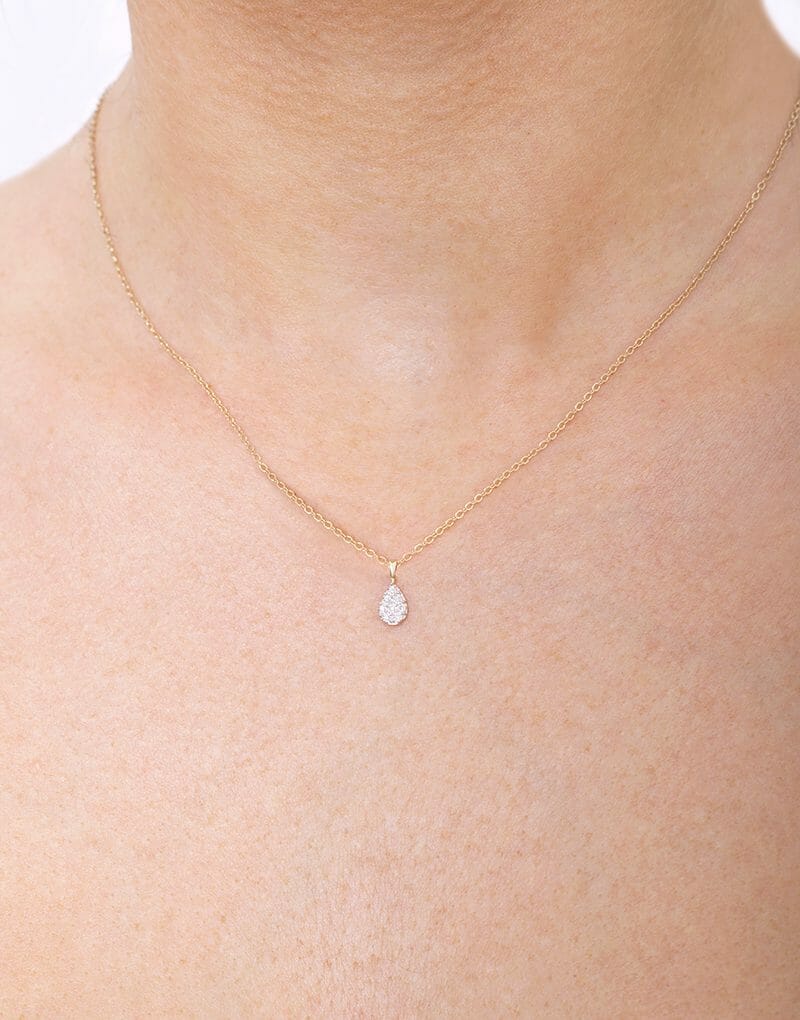 Zawieszka łezka złoto z błyszczącym kamieniem na delikatnym łańcuszku od Venetia Jewels