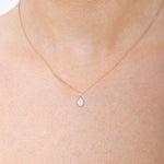 Zawieszka łezka złoto z błyszczącym kamieniem na delikatnym łańcuszku od Venetia Jewels