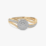 Złoty pierścionek z brylantami z modne sploty, ozdobiony połyskującymi diamentami