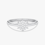 Srebrny pierścionek z brylantami od Venetia Jewels z efektownym diamentowym oczkiem