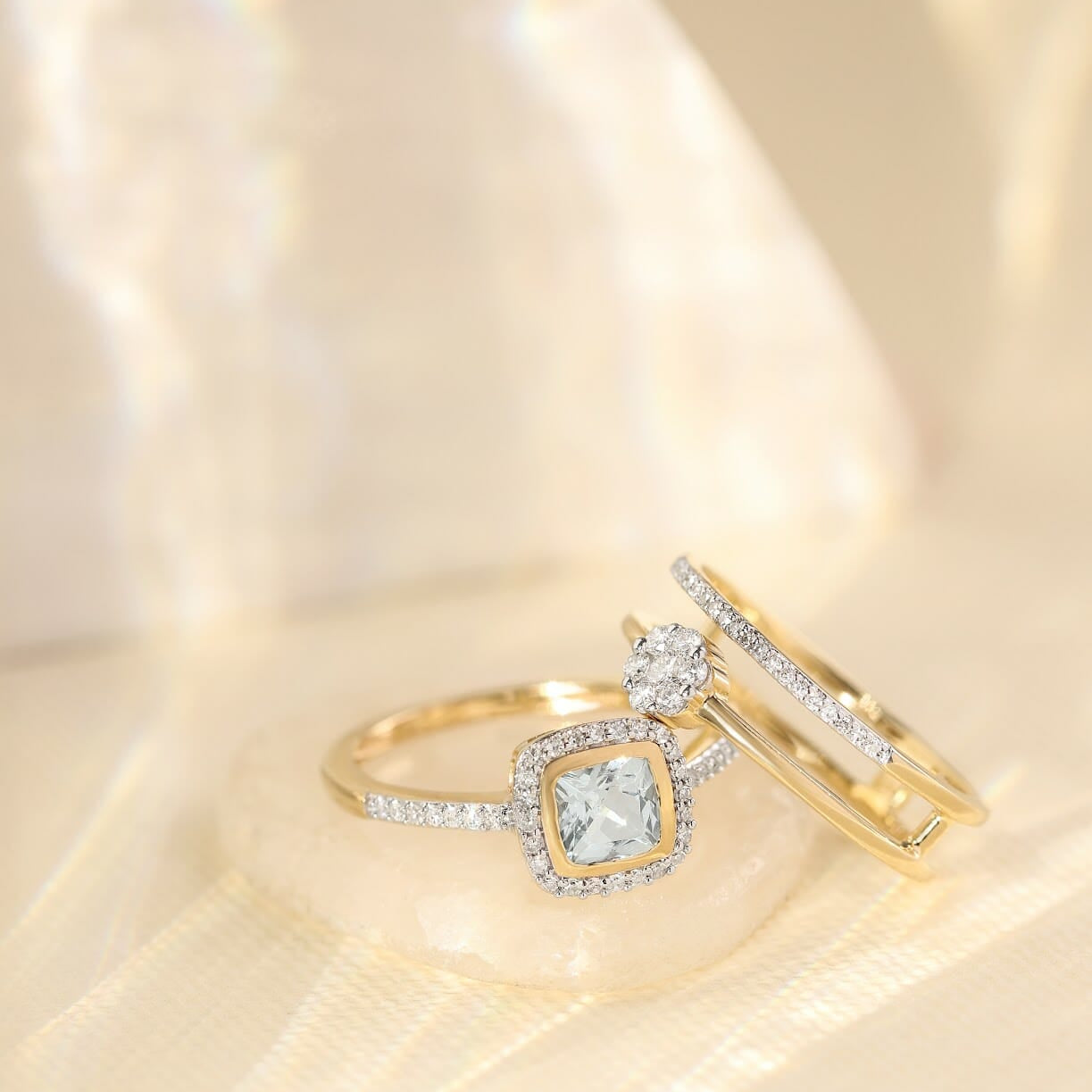 Jak wybrać pierścionek zaręczynowy?