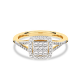 Gold ring with a pavé diamond square