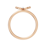 Złoty pierścionek z motywem motyla wysadzanego brylantami