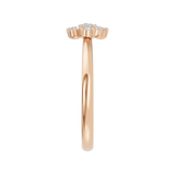 Złoty pierścionek z brylantami w kształcie kwiatu