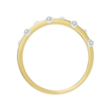 Złoty pierścionek z geometrycznym wzorem i brylantami