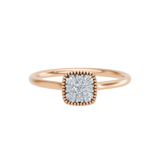 Złoty pierścionek z kwadratowym motywem wysadzanym brylantami