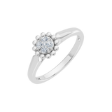 Złoty pierścionek z delikatną brylantową rozetą