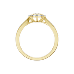 Złoty pierścionek z brylantami od Venetia Jewels z eleganckim wzornictwem i lśniącymi diamentami