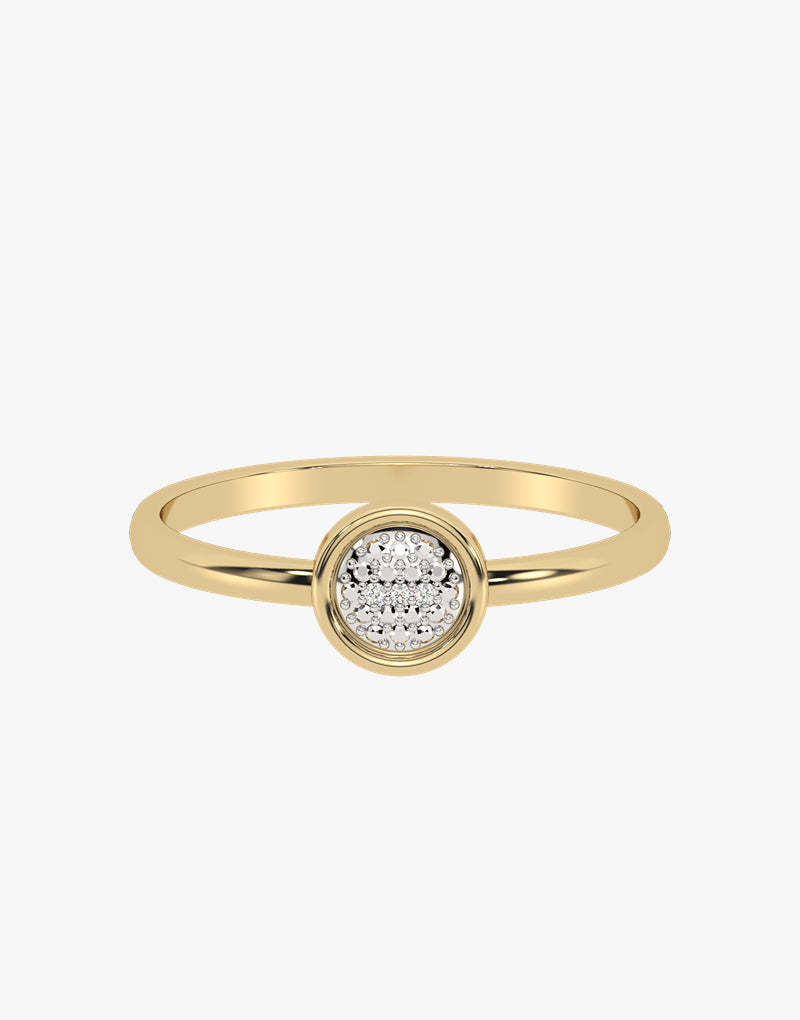 Złoty pierścionek z brylantami od Venetia Jewels z subtelnym, eleganckim wzorem