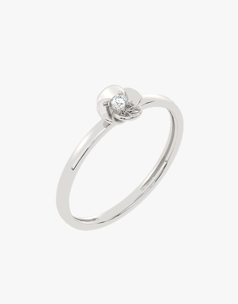 Złoty pierścionek z brylantem w eleganckim designie od Venetia Jewels, idealny na specjalne okazje