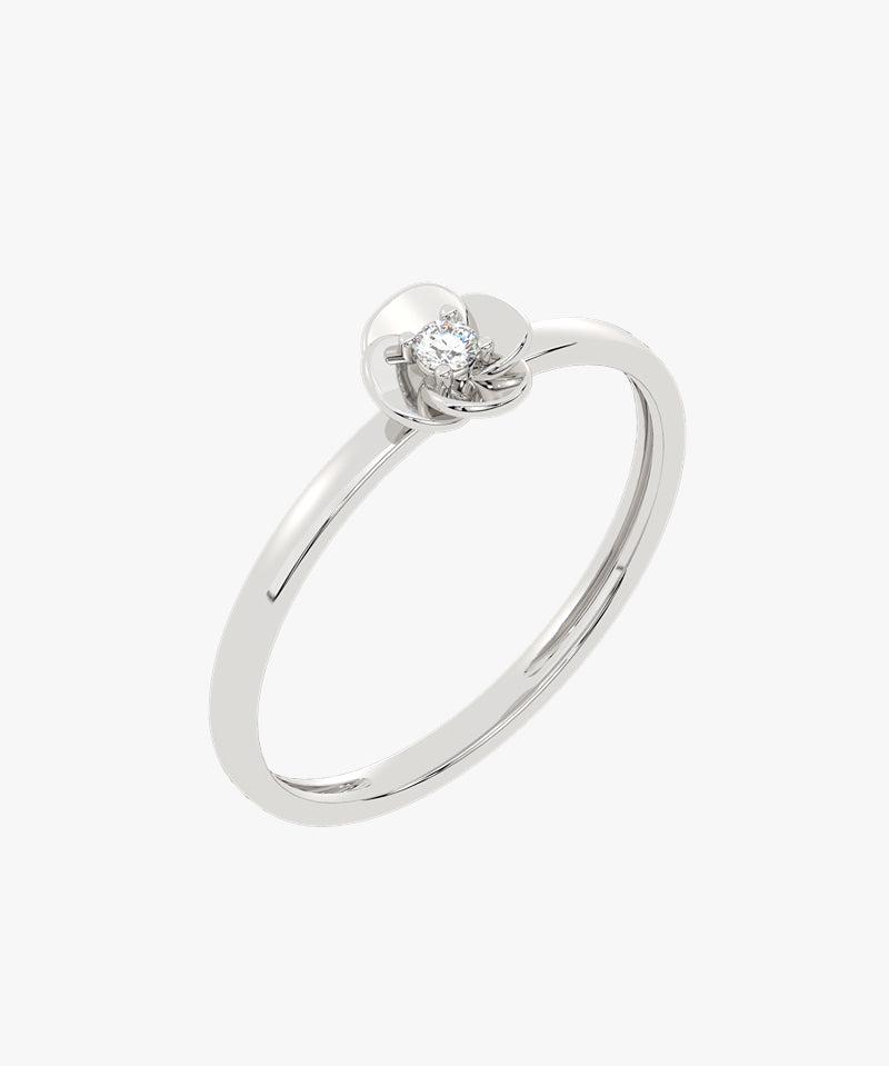 Złoty pierścionek z brylantem w eleganckim designie od Venetia Jewels, idealny na specjalne okazje