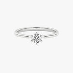 Złoty pierścionek zaręczynowy z brylantem od Venetia Jewels, elegancki i klasyczny design