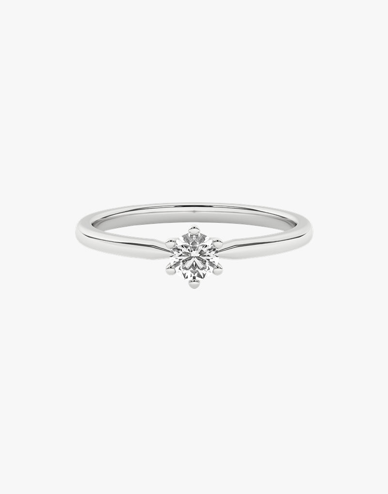 Złoty pierścionek zaręczynowy z brylantem od Venetia Jewels z prostym, eleganckim designem