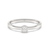 Złoty pierścionek zaręczynowy z brylantem od Venetia Jewels, minimalistyczny design i elegancki blask