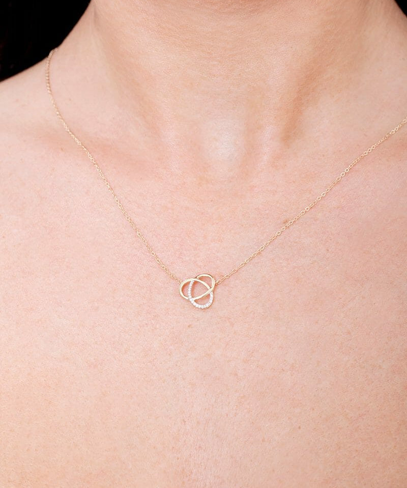 Naszyjnik z Potrójną Brylantowo-złotą Zawieszką - Venetia Jewels - 14K złoto z brylantami