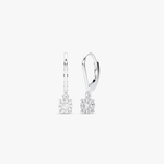 Eleganckie kolczyki z brylantami od Venetia Jewels, doskonałe na specjalne okazje.