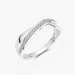 Skręcony pierścionek z brylantami od Venetia Jewels w eleganckim, nowoczesnym wzornictwie