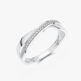 Skręcony pierścionek z brylantami od Venetia Jewels w eleganckim, nowoczesnym wzornictwie
