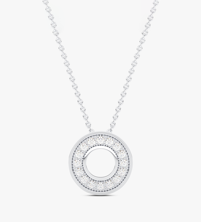 Złoty wisiorek z brylantami w formie okręgu zawieszony na delikatnym łańcuszku